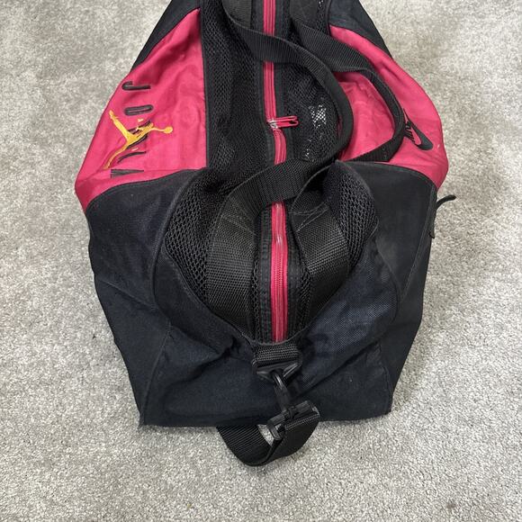 Vintage Nike Air Jordan Flight Duffel Gym Bag 1990s Mesh Red - Picture 5 of 12